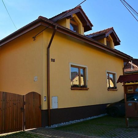 Guest House Penzion Milka สมิชานี ภายนอก รูปภาพ