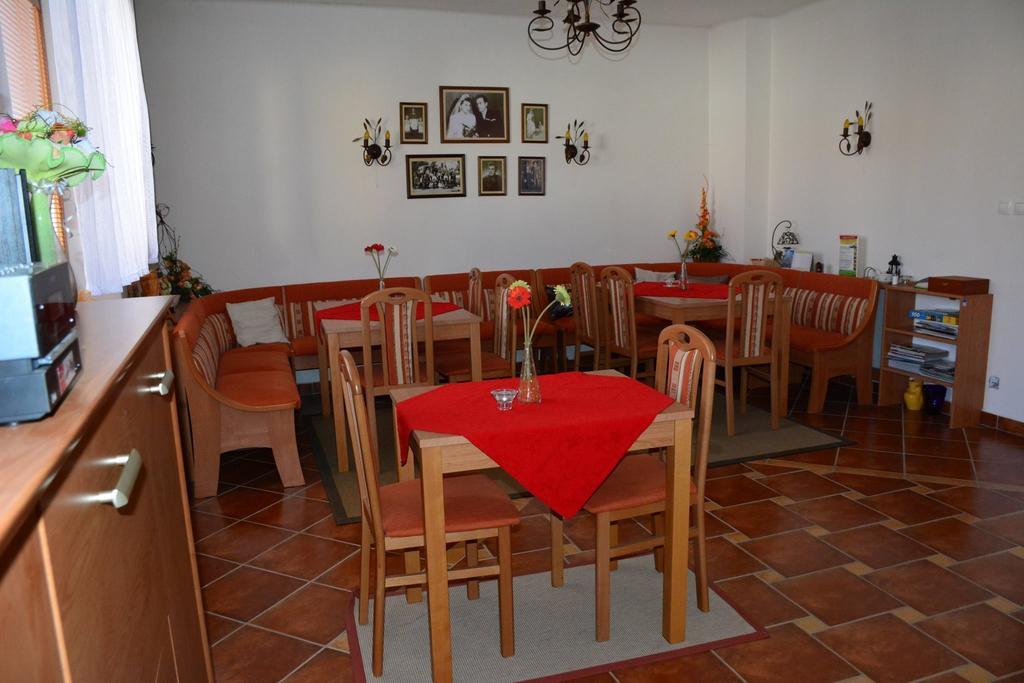 Guest House Penzion Milka สมิชานี ภายนอก รูปภาพ