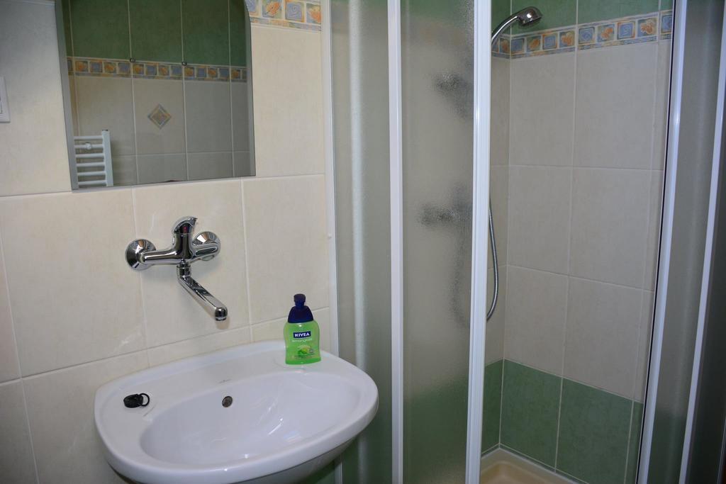 Guest House Penzion Milka สมิชานี ภายนอก รูปภาพ