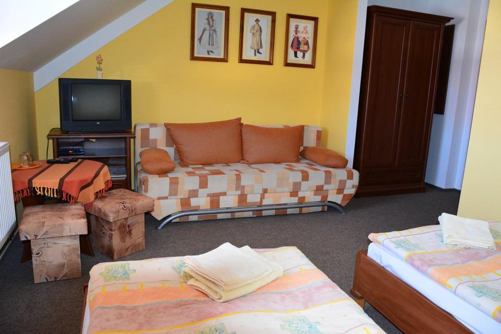Guest House Penzion Milka สมิชานี ภายนอก รูปภาพ