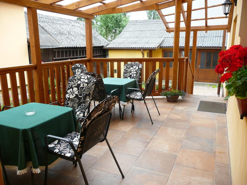 Guest House Penzion Milka สมิชานี ภายนอก รูปภาพ